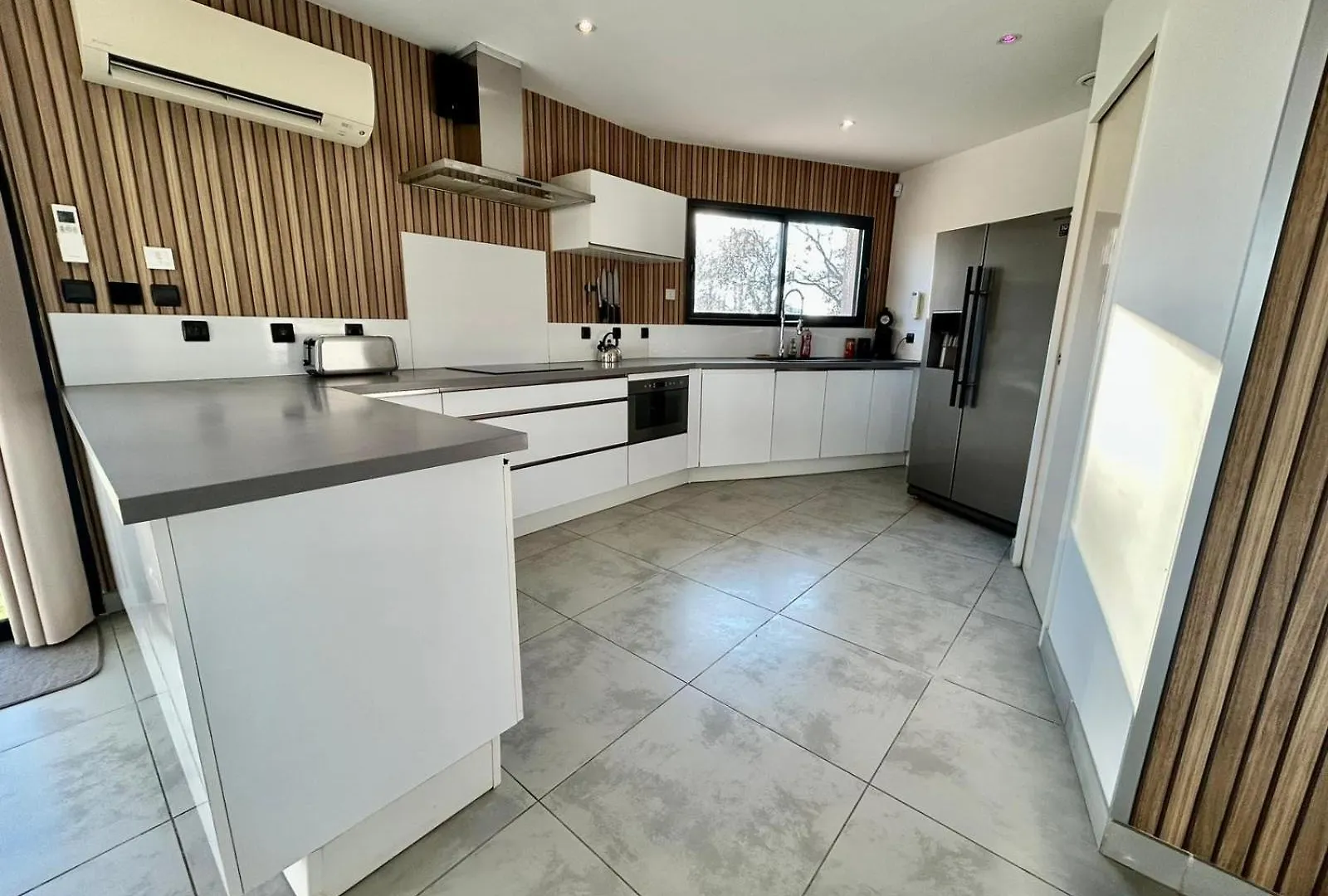 וילה Labastide-du-Temple Maison Moderne Au Calme Avec Billard, Jacuzzi, Bain A Remous, Piscine, Babyfoot צרפת